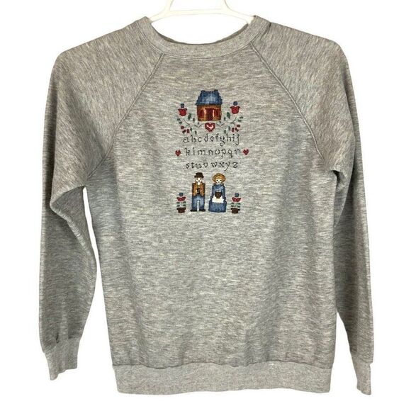 Needlepoint Sampler Sweatshirt Size Small Gray Heather Pullover Cotton Blend Vtg - Picture 1 of 4